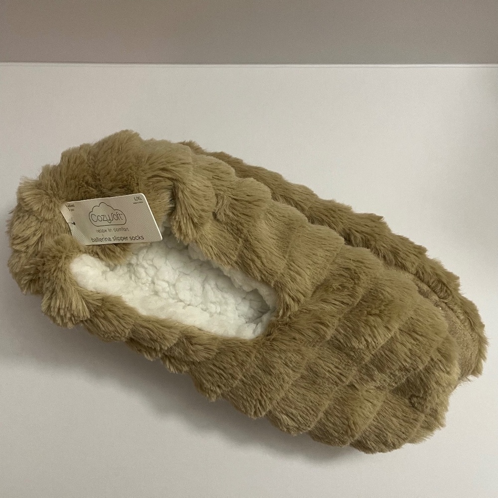 NWT Pair of Women's Cozy Soft Ballerina Slipper Socks